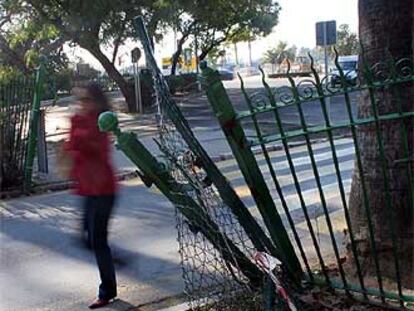Vallas rotas en el Parque de María Luisa de Sevilla