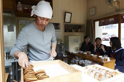 Fotograma de &#039;Una pasteler&iacute;a en Tokio&#039;.