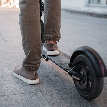 La DGT aclara las nuevas obligaciones para millones de usuarios de patinetes eléctricos: así se hace el registro paso a paso