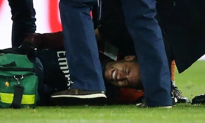 Neymar se duele de su lesión