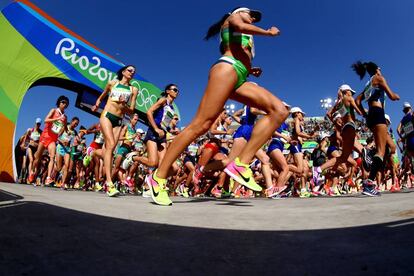 Christine Kalmer de Sudafrica durante el maratón femenino de Rio de Janeiro, Brasil.