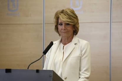 Esperanza Aguirre dimite tras los sucesos con Ignacio Gonz&aacute;lez.
 
 