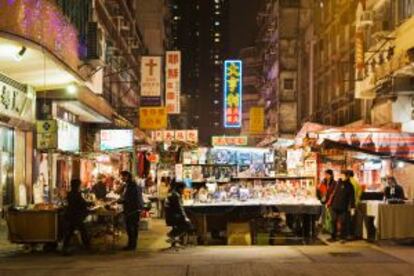 Mercado nocturno de Temple Street, en Hong Kong.