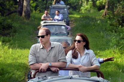 El príncipe Guillermo y Kate Middleton, acudieron a un safari en el parque nacional de Kaziranga en India.