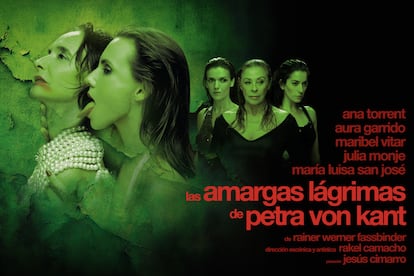 Cartel de la obra 'Las amargas lágrimas de Petra von Kant' en el Teatro Bellas Artes de Madrid.