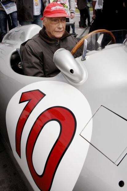 Niki Lauda el expiloto de Fórmula 1 asiste como visitante al Gran Premio de Alemania, celebrado en Nuerburg en 2009.