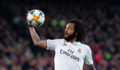 Marcelo, durante el clásico del Camp Nou contra el Barcelona.