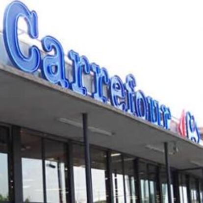 Fachada de un supermercado de Carrefour