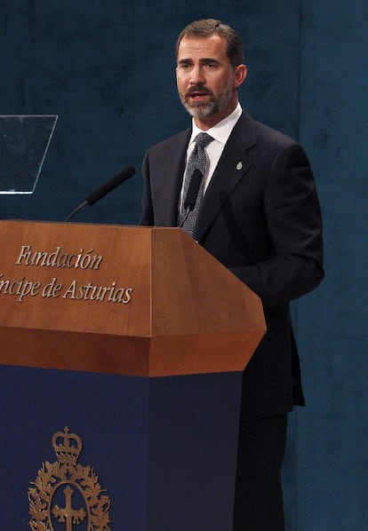 El Príncipe Felipe durante el discurso que ha pronunciado en la ceremonia de entrega de los Premios Príncipe de Asturias 2013, que se celebra en el Teatro Campoamor de Oviedo.