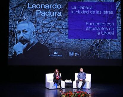 Padura, durante la conferencia en la UNAM