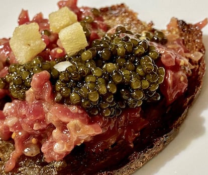 La tostada de tartar de buey de La Tasquita. J.C. CAPEL