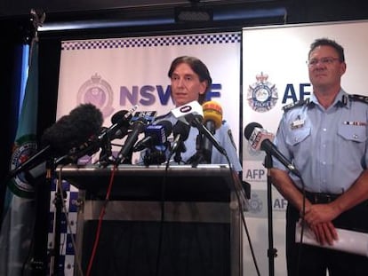 La polic&iacute;a australiana en una conferencia de prensa.