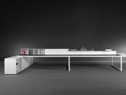 Mesa de oficina de Gabriel Teixidó, que ha obtenido el premio Good Design, que concede el Ateneo de Chicago.