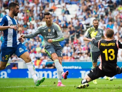 Cristiano marca su cuarto gol al Espanyol, el sábado en Cornellà.