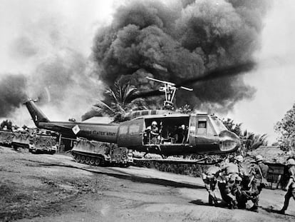 Evacuaci&oacute;n de un estadounidense herido en la guerra de Vietnam.