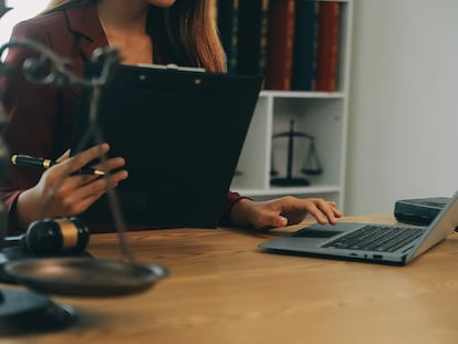 Servicios legales con atención digital se extienden a todo Chile