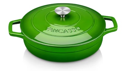 Esta olla de hierro fundido de la marca Vancasso tiene una capacidad de tres litros, y un original esmaltado verde.