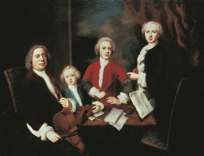 Bach, con tres de sus hijos, en un retrato del pintor alemán Balthasar Denner (1685-1749).