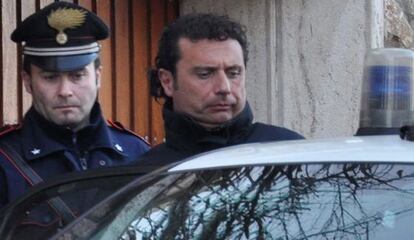 El comandante del &#039;Costa Concordia&#039;, frente a la isla de Giglio.