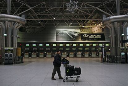 El aeropuerto internacional de Lisboa presentaba ayer este aspecto durante la huelga general.
