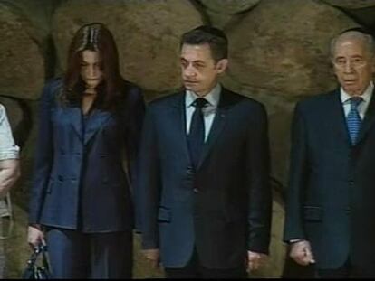 El presidente francés, Nicolás Sarkozy, visita el museo del holocausto judío en Jerusalén
