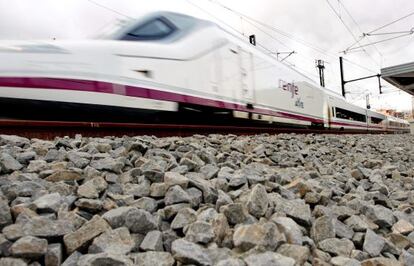 Uno de los trenes de alta velocidad (AVE).