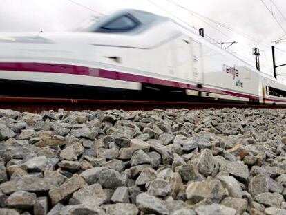 Uno de los trenes de alta velocidad (AVE).