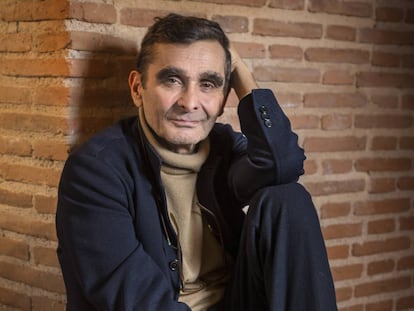 Adolfo Domínguez: “Hoy vive con más comodidades un obrero marginal que un rey hace cuatro siglos”