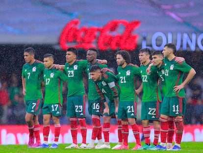 Parte del equipo de la Selección mexicana, durante un partido en el Estadio Azteca de Ciudad de México, el pasado 21 de noviembre.