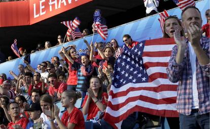 Torcedores dos Estados Unidos, no jogo contra a Suécia, em 20 de junho.