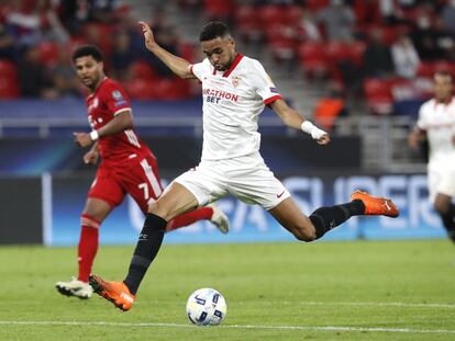 Yousseff En-Nesyri lanza a puerta en la acción en el minuto 88 que falló ante Neuer.