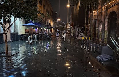 El agua alcanzó 30 centímetros de altura en la colonia centro de Ciudad de México.