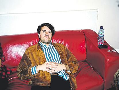 <b>The Vaccines, en la sala Electric Ballroom (Londres). En la foto Justin Young (voz y guitarra), en el camerino</b>