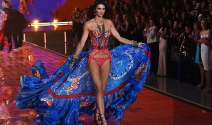 Kendall Jenner, en la pasarela de Victoria's Secret.