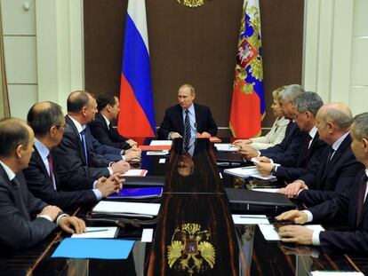 El presidente ruso, Vladimir Putin, este viernes en el Consejo de Seguridad nacional en Sochi.