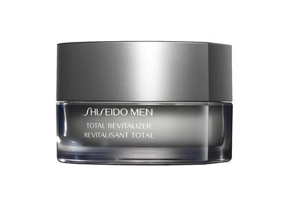 No solo avejentan las arrugas, la fatiga también causa estragos en el rostro. Total Revitaliser, de Shiseido Men, contra arrugas y deshidratación.

 