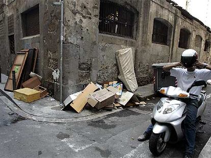 Suciedad en el distrito de Ciutat Vella