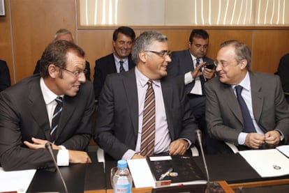Rosell, Collet y Florentino, durante la reunión.