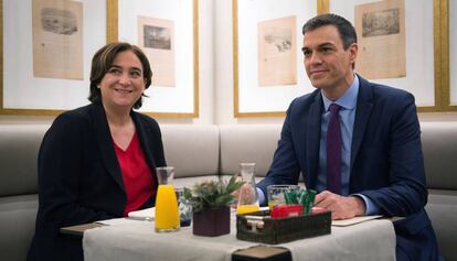 Ada Colau y Pedro Sánchez reunidos en Barcelona antes del Consejo de Ministros.