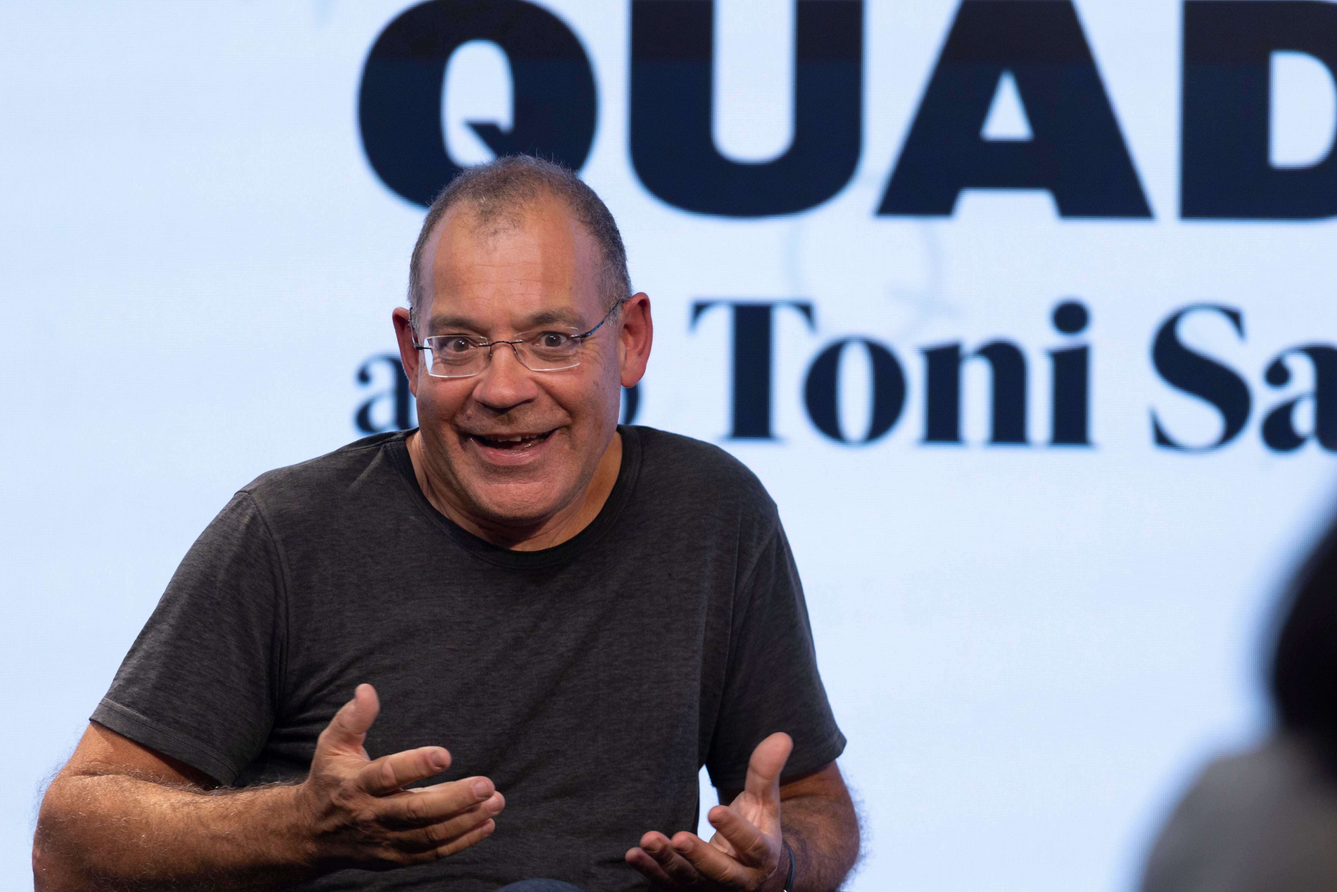 Toni Sala al Club del Quadern: nuovo libro “Escenaris”, critica al sistema editoriale e riflessioni su Sant Jordi