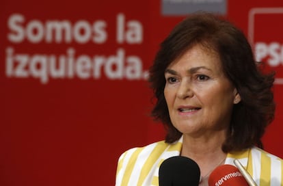 Calvo ha sido en los últimos meses un puntal de Pedro Sánchez en las conversaciones con el PP para la aplicación del 155 en Cataluña. Entre 2004 y 2007 fue fue ministra de Cultura en el Gobierno de José Luis Rodríguez Zapatero. Doctora en Derecho Constitucional será la encargada de dirigir el regreso del ministerio de Igualdad, que solo duró dos años.