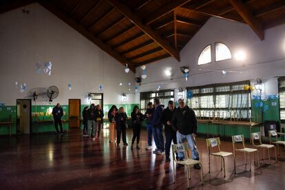 Votantes en una casilla en Tigre, en las primarias del 13 de agosto.