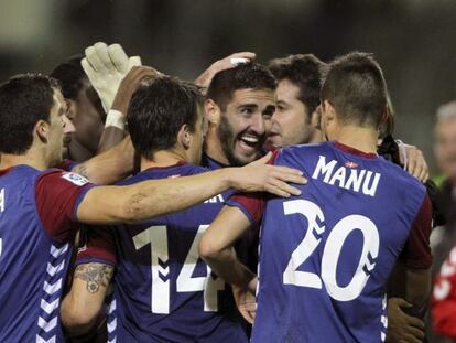 Ra&uacute;l Navas celebra su gol ante el Almer&iacute;a