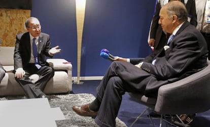 El secretario de la ONU, Ban Ki-moon, con el ministro francés Laurent Fabius.
