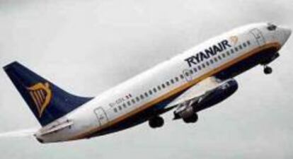 Avión de Ryanair en pleno vuelo