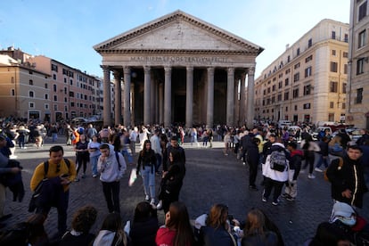 Tourists queue to visit Rome's Pantheon in Rome, Thursday, March 16, 2023.