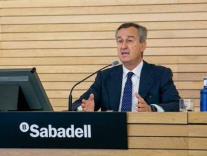 César González-Bueno, consejero delegado de Banco Sabadell, durante una rueda de prensa de la entidad.