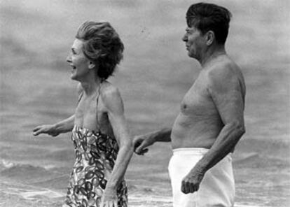 Reagan con su esposa en Hawai, en 1984.