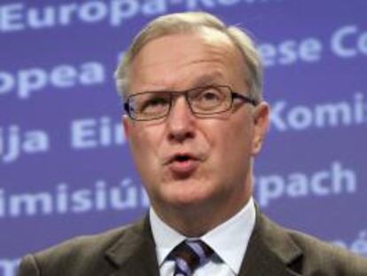 Rehn, durante la rueda de prensa en Bruselas.