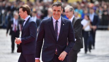 Pedro Sánchez arrives at the EU summit in Romania.